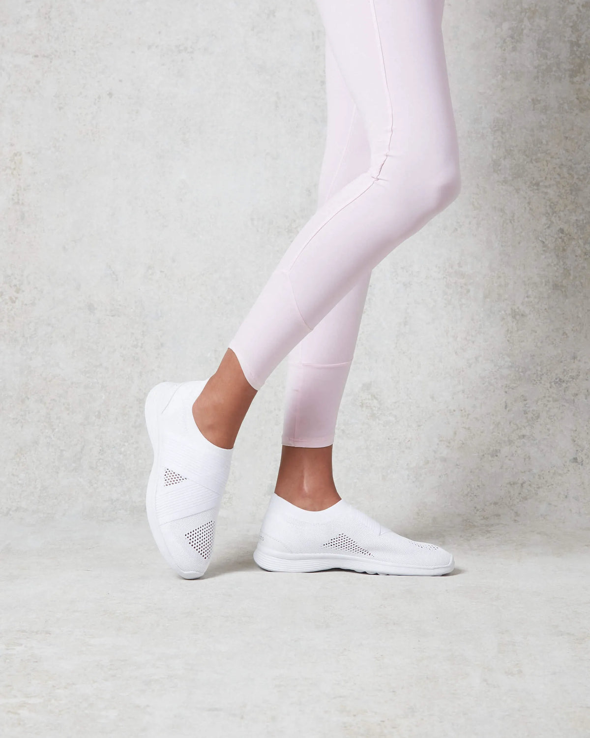 White V072r 050 En