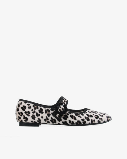 Snow Leopard White