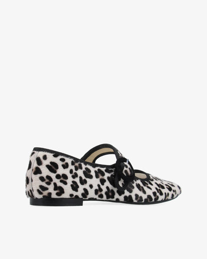 Snow Leopard White