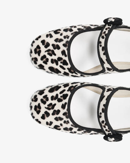 Snow Leopard White